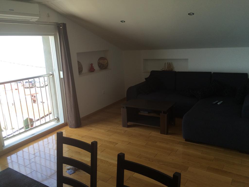 Apartment Susanj Karlobag Esterno foto