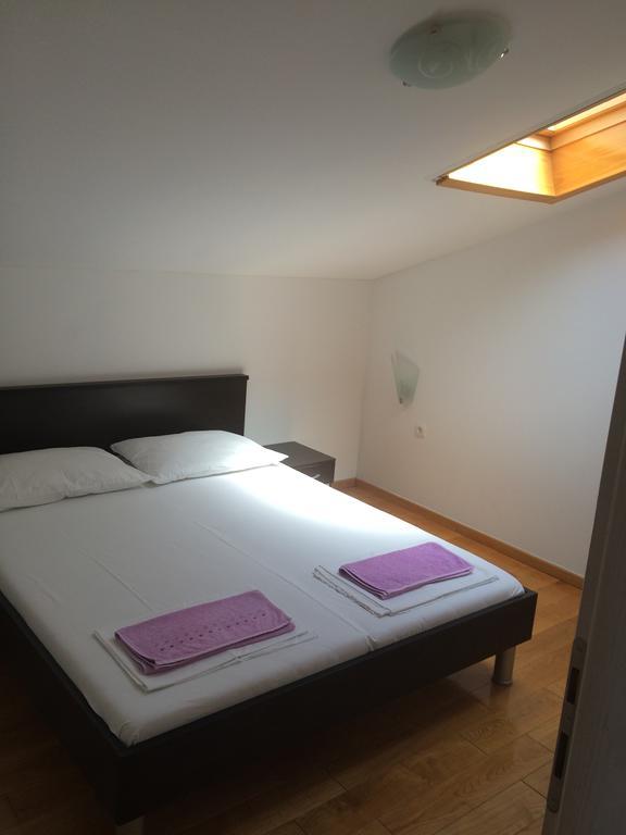 Apartment Susanj Karlobag Esterno foto